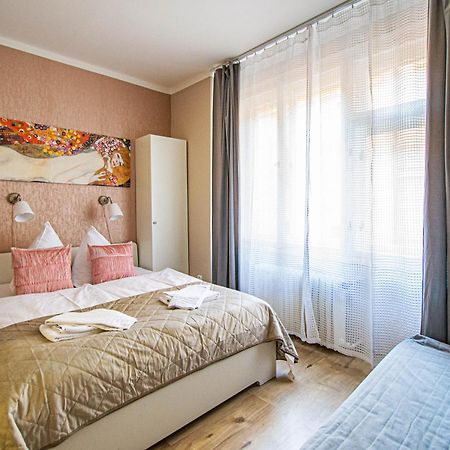 Old Town Rybna Apt By Ruterra Praga Exterior foto